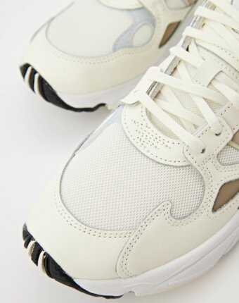 Кроссовки adidas Originals женщинам