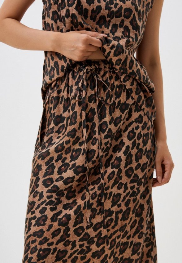 Костюм Voluminous