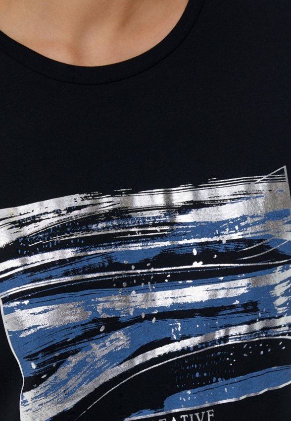 Футболка Colin's