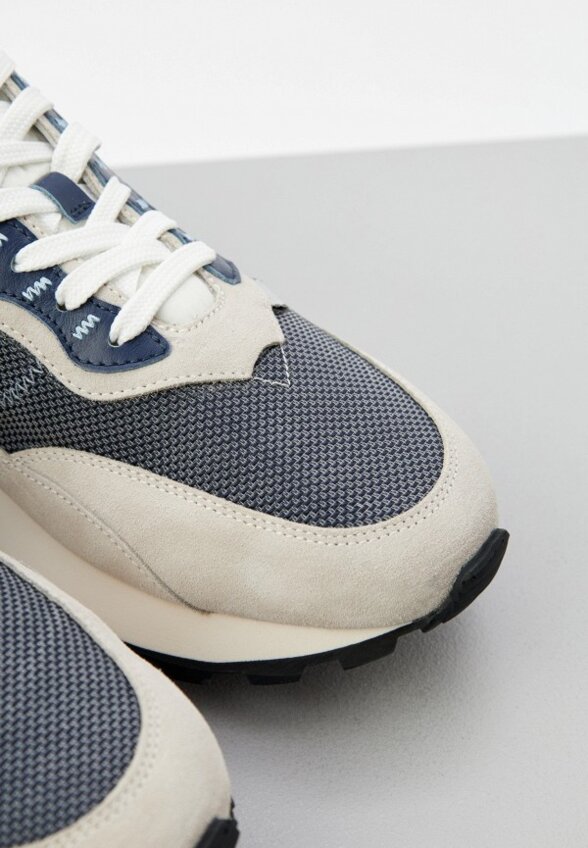 Кроссовки Voile Blanche