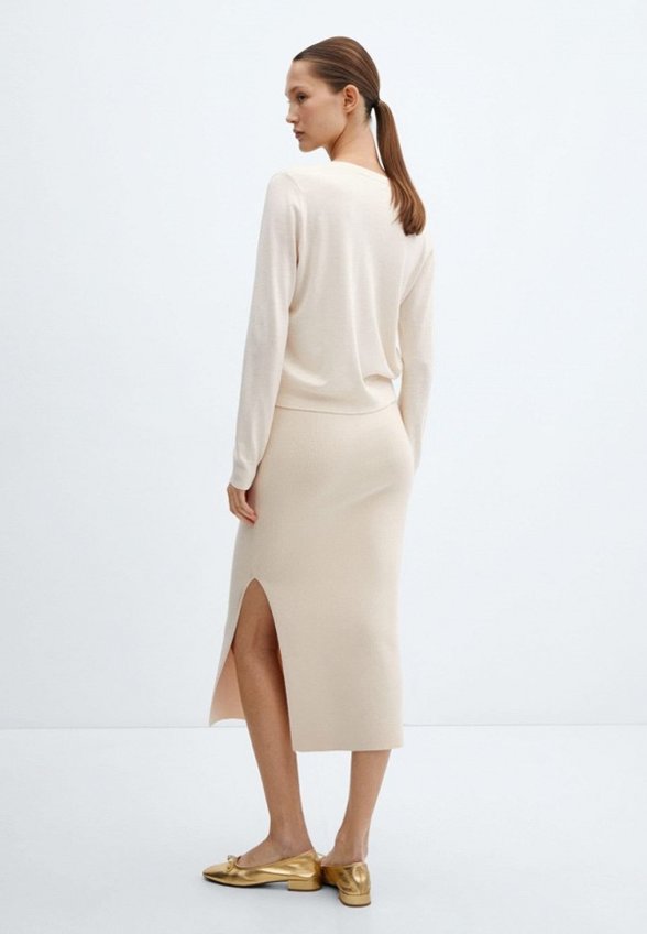 Пуловер Mango