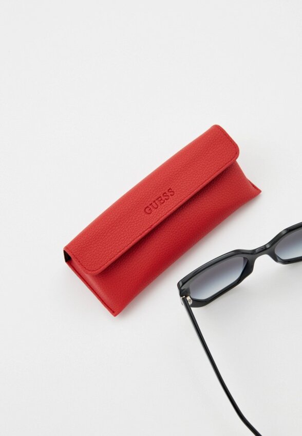 Очки солнцезащитные Guess