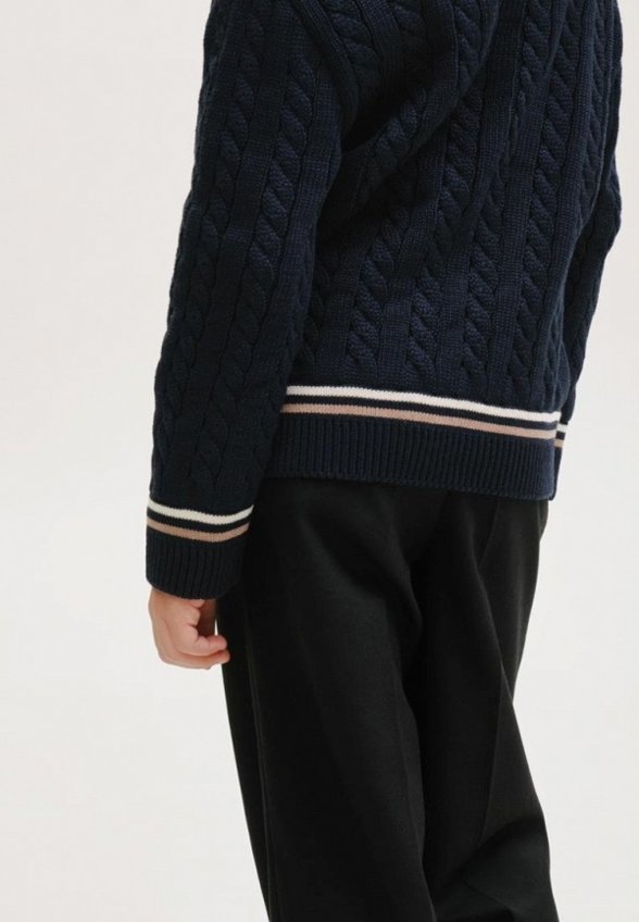 Пуловер Loomknits