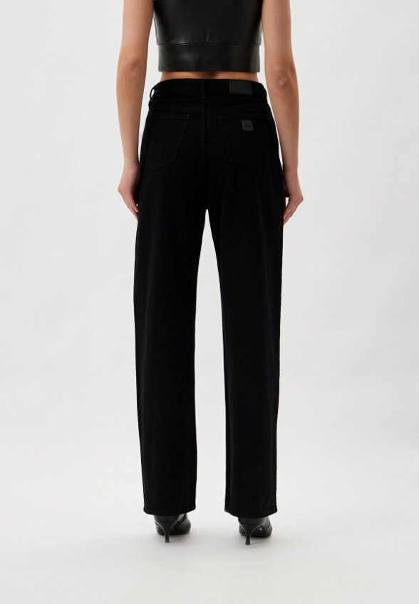 Джинсы Armani Exchange