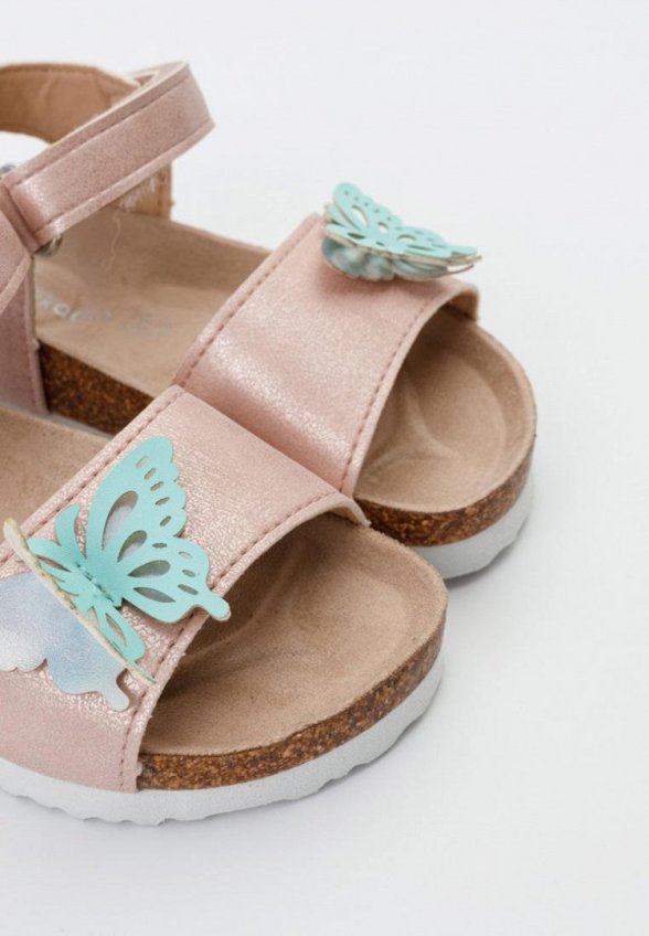 Сандалии Tikkago