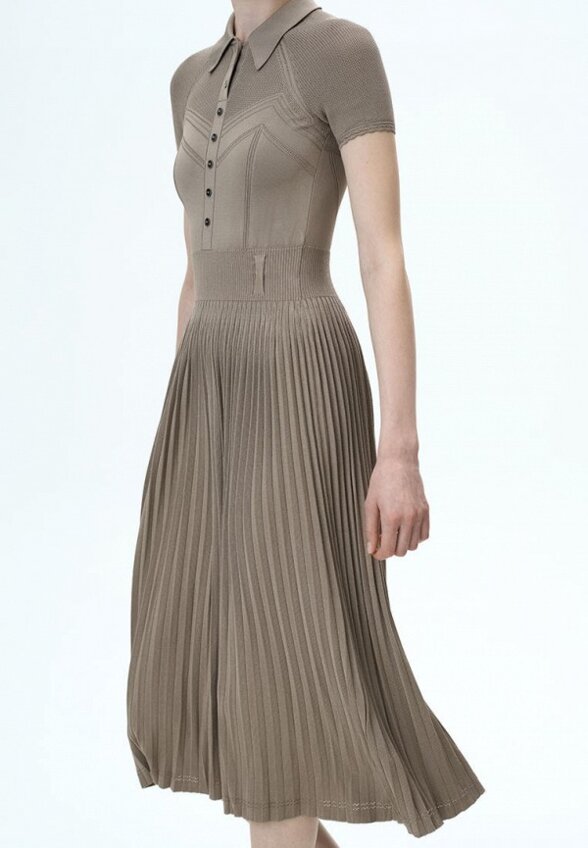 Платье Brusnika