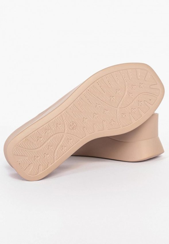 Босоножки Gut