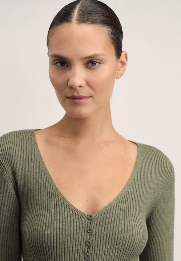 Пуловер Zarina