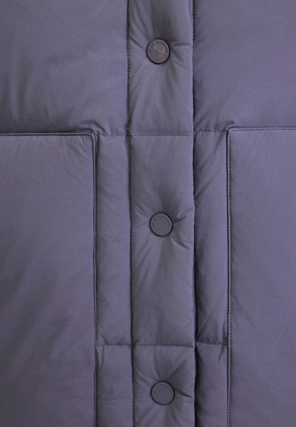 Жилет утепленный To Be Blossom