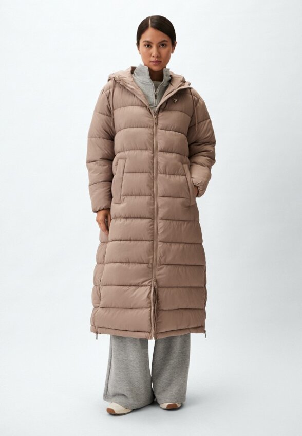 Пуховик Guess