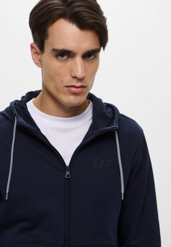 Толстовка EA7