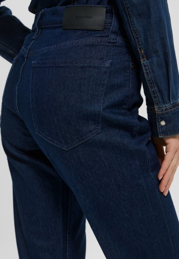 Джинсы Calvin Klein