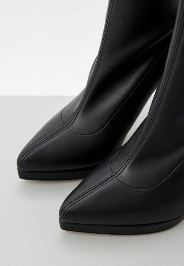 Ботильоны Casadei