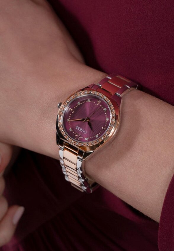 Часы Guess
