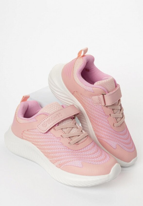 Кроссовки Tikkago