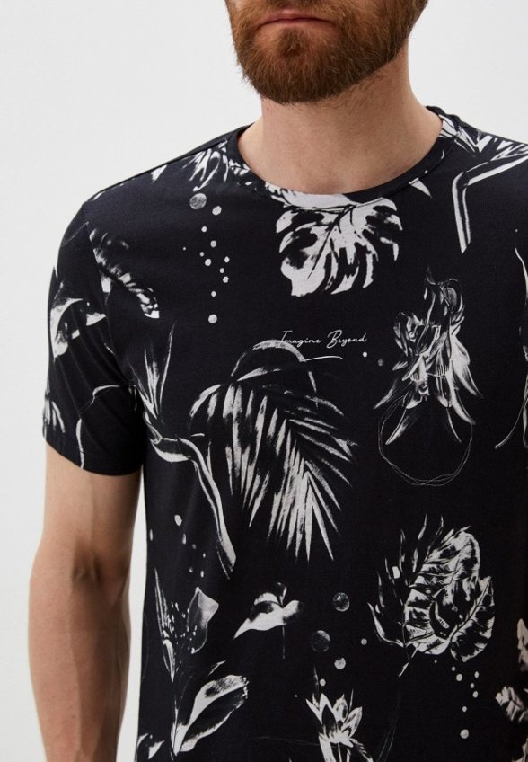 Футболка Colin's