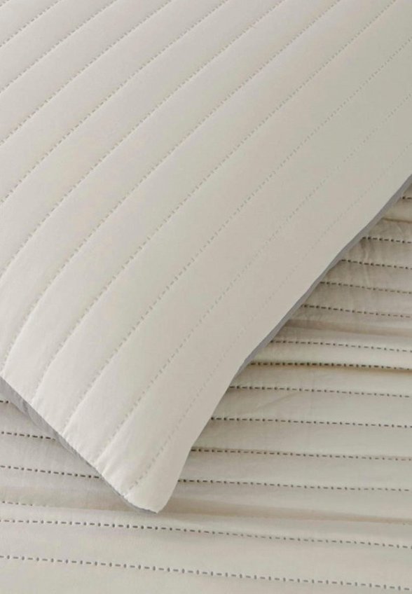 Комплект с покрывалом Sofi De Marko