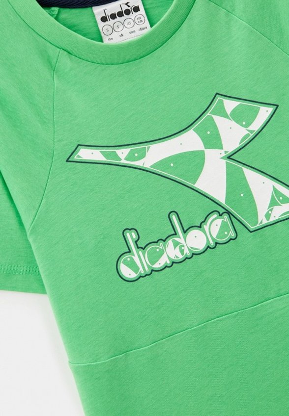 Футболка и шорты Diadora