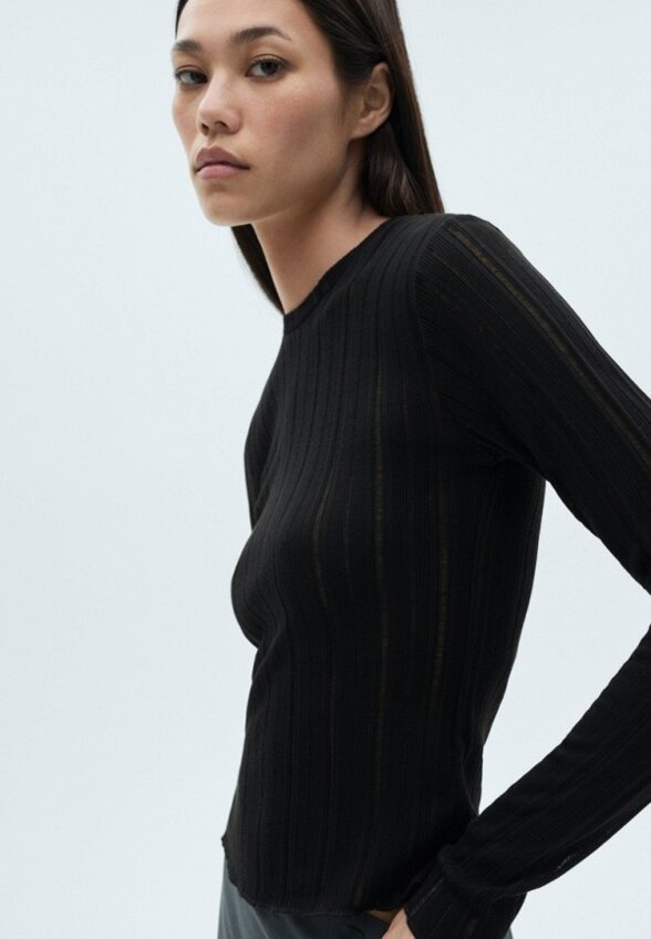 Лонгслив Mango