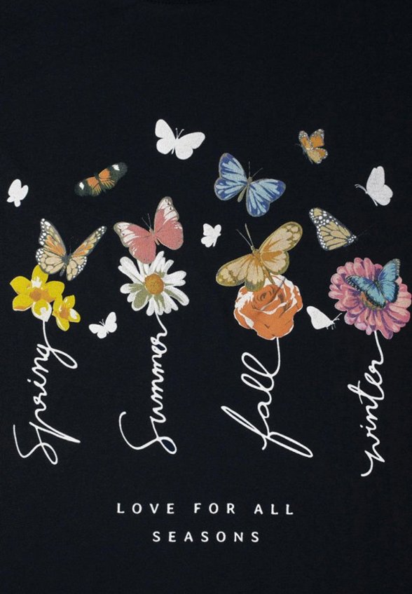 Футболка Апрель