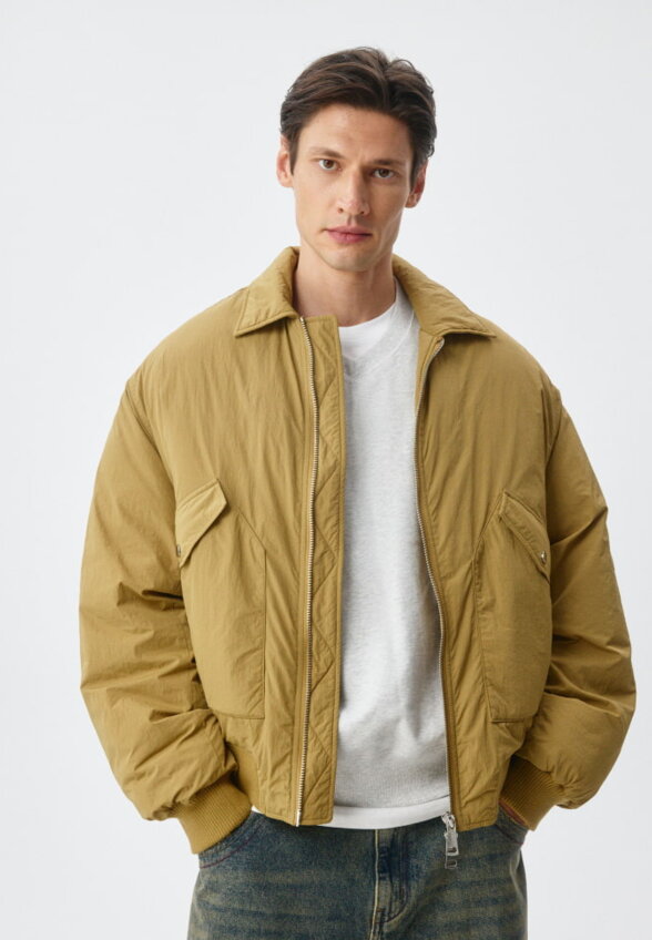 Бомбер Oversize fit с отложным воротником