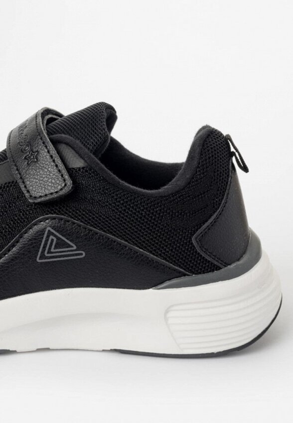 Кроссовки Tikkago