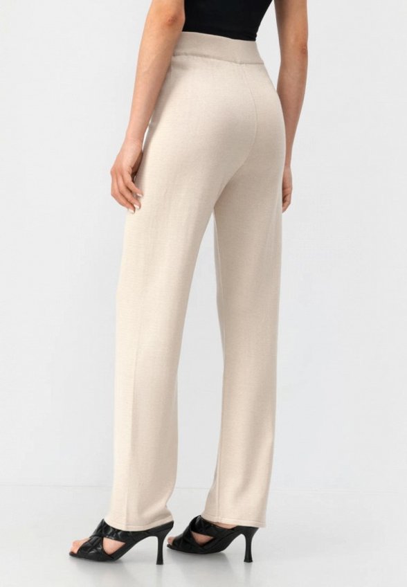 Костюм вязаный Vivawool