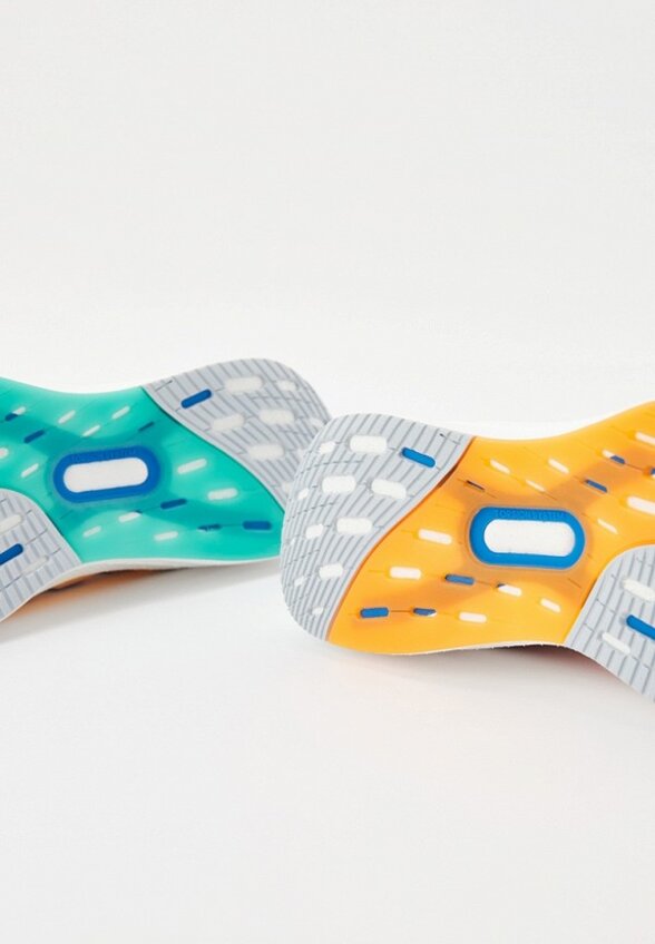 Кроссовки adidas