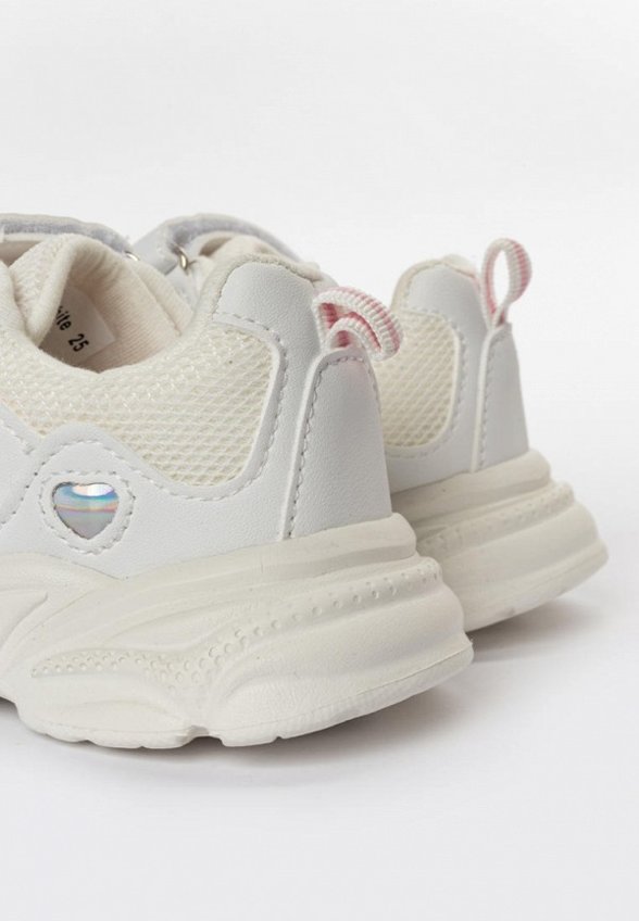 Кроссовки Tikkago