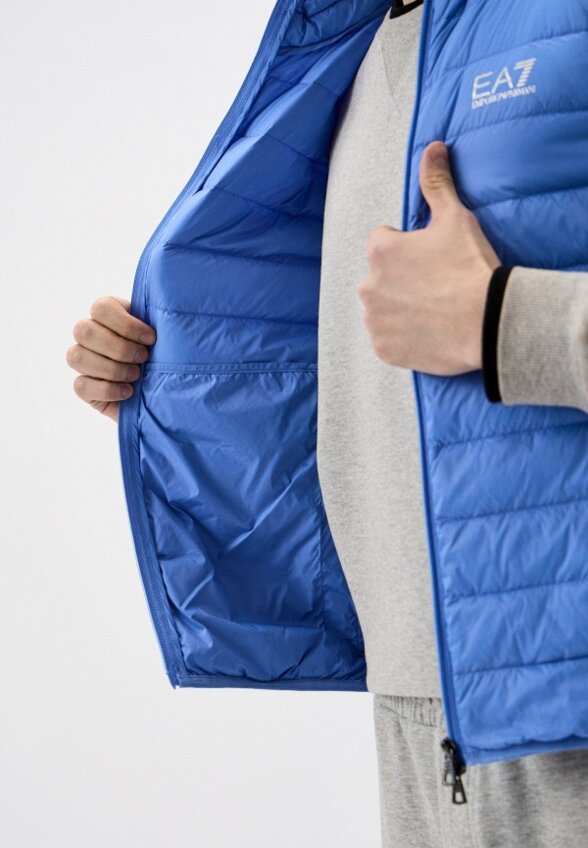 Жилет утепленный EA7