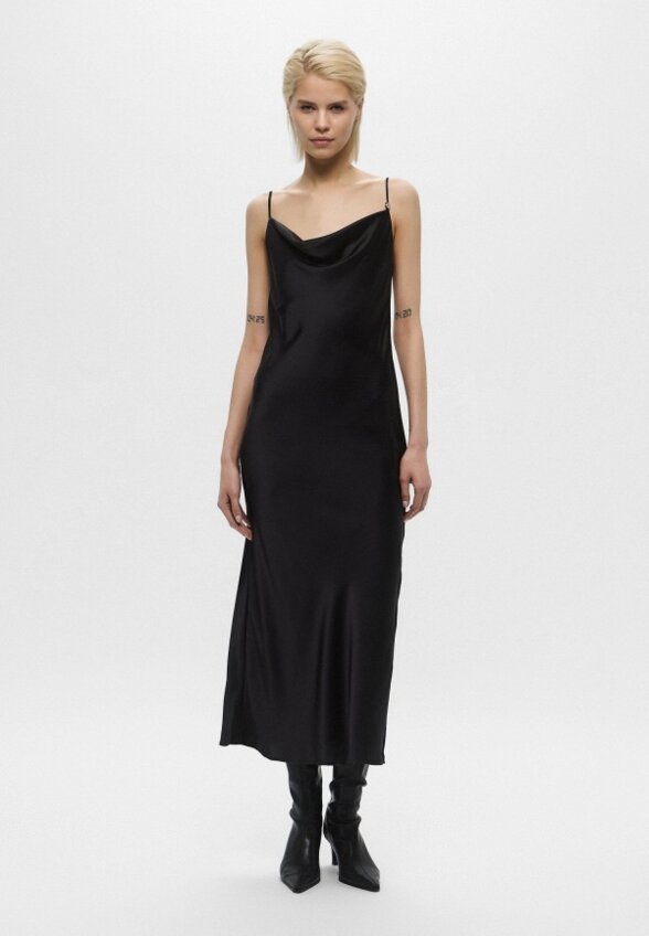 Платье и цепь Hugo