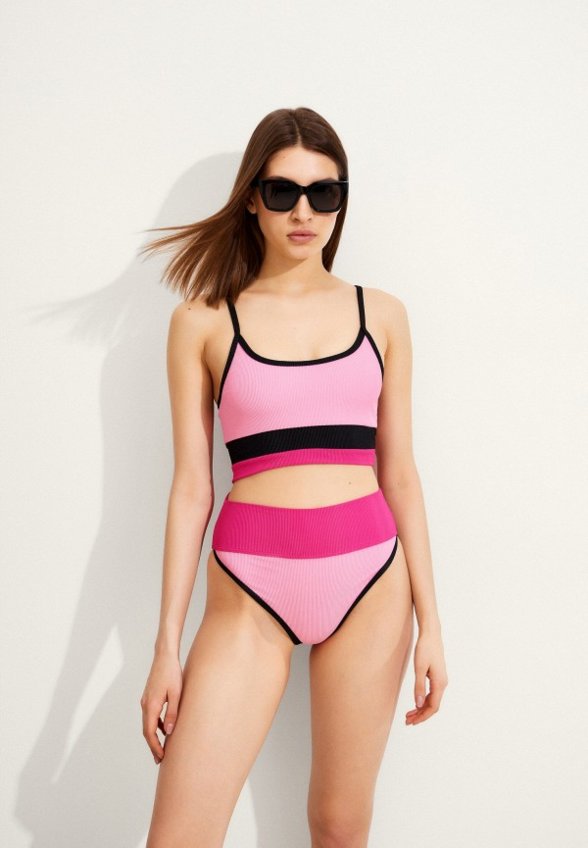 Топ спортивный Beach Riot