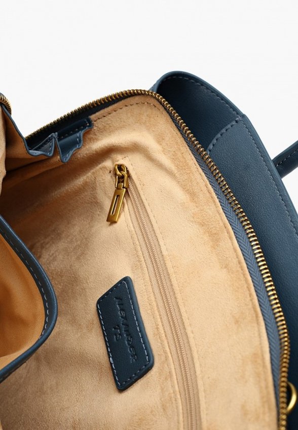 Сумка и брелок Alexander Tsiselsky