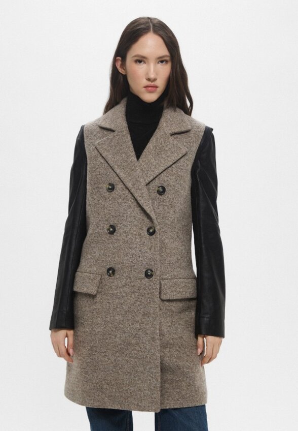 Пальто Trussardi