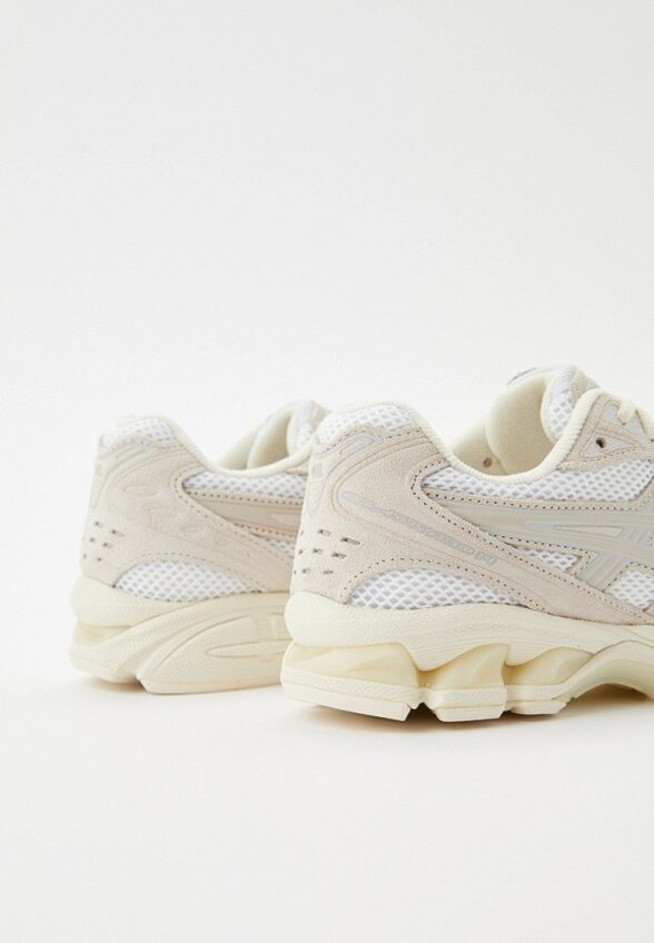 Кроссовки ASICS