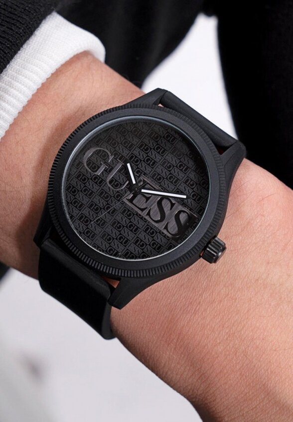 Часы Guess