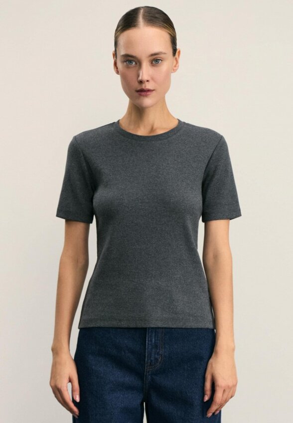 Футболка Zarina