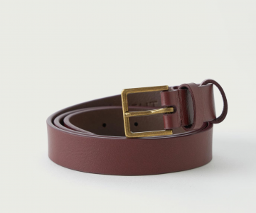 РЕМЕНЬ ИЗ ФАКТУРНОЙ КОЖИ С ЗОЛОТОЙ ПРЯЖКОЙ