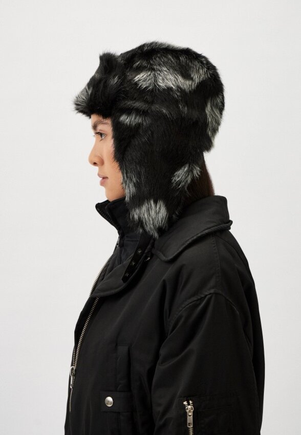 Шапка Аутло