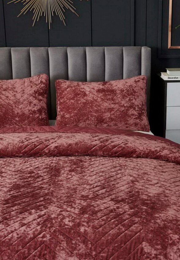 Комплект с покрывалом Sofi De Marko