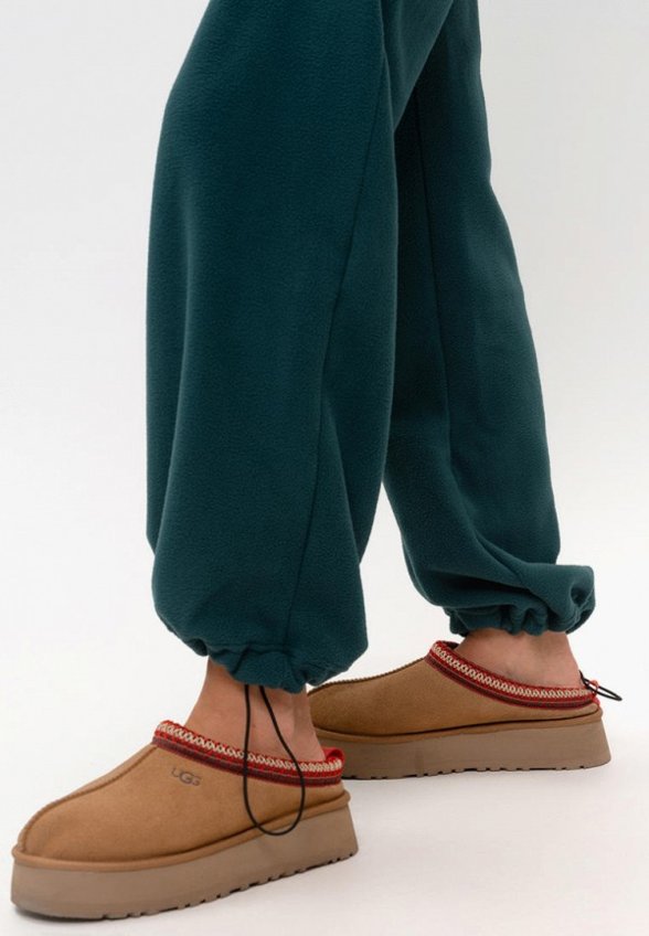 Костюм спортивный Nila