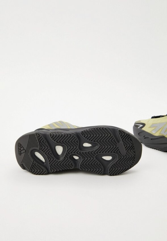 Кроссовки adidas YEEZY