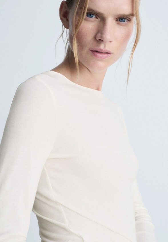 Лонгслив Mango