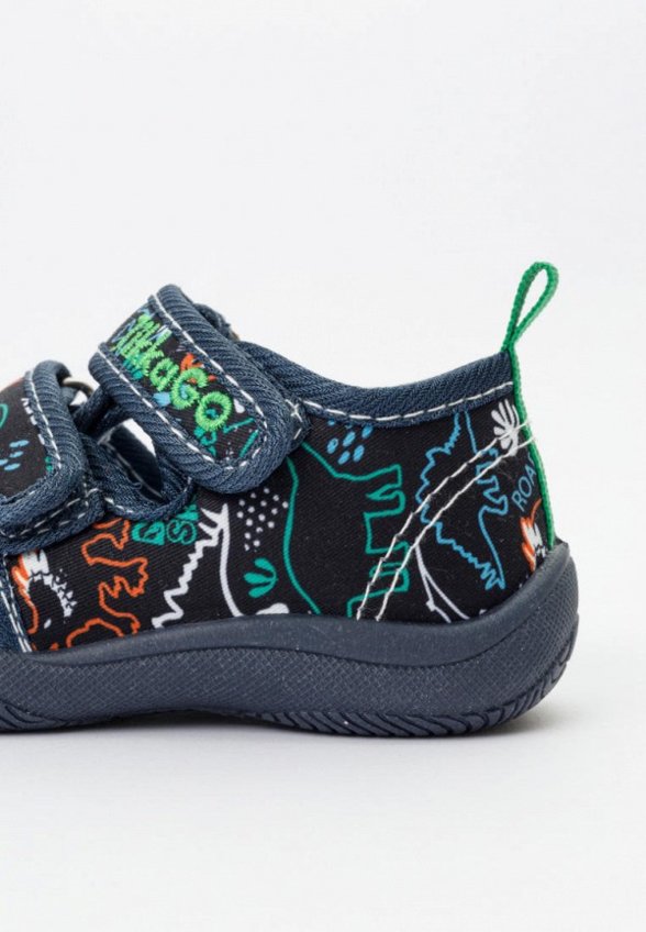 Кроссовки Tikkago