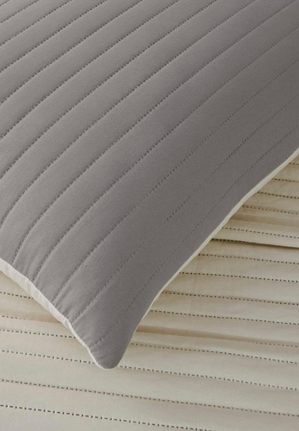 Комплект с покрывалом Sofi De Marko