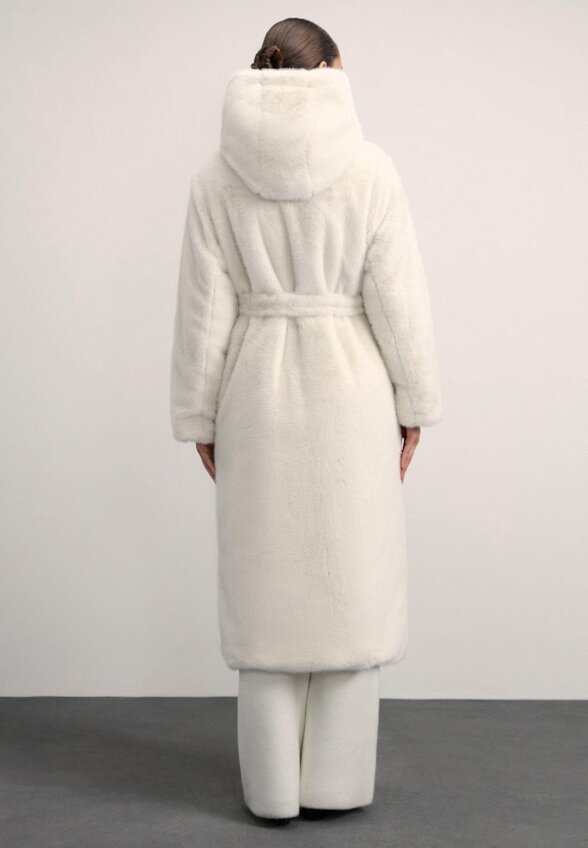 Пальто меховое Zarina