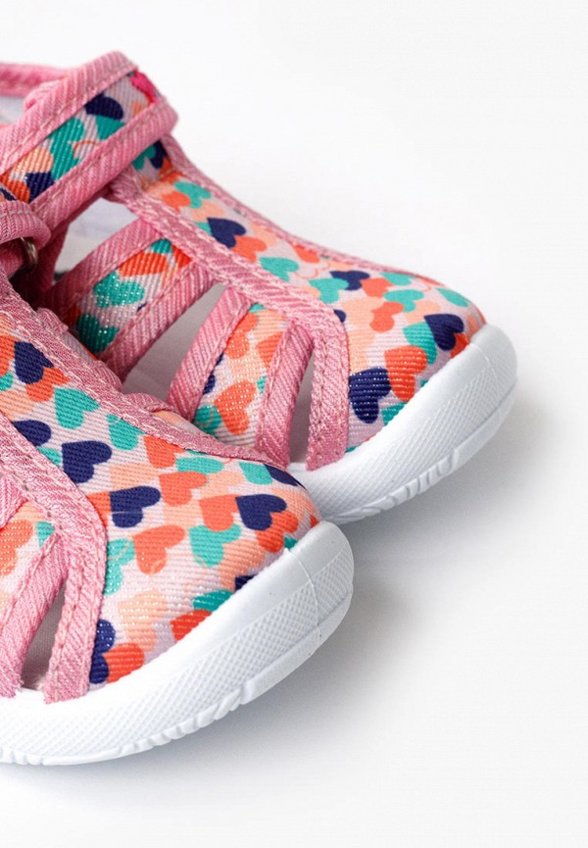 Сандалии Tikkago