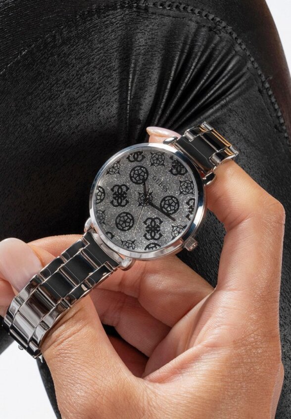 Часы Guess