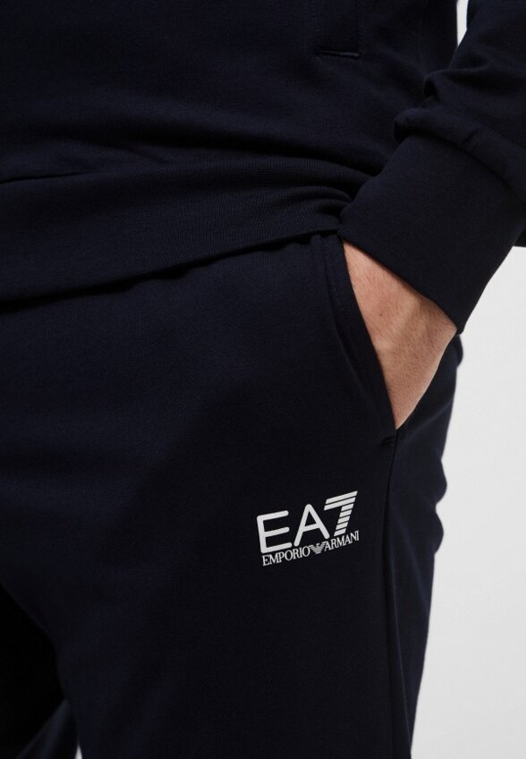 Костюм спортивный EA7