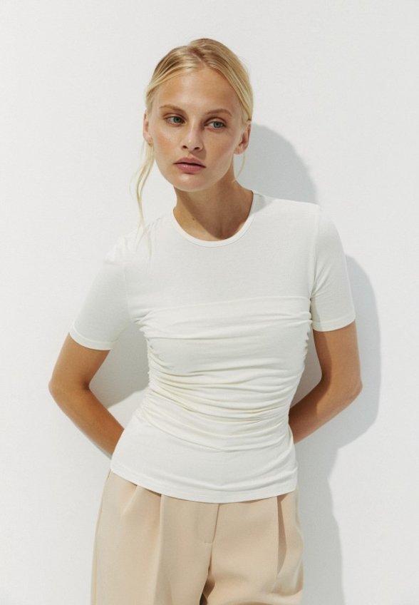 Футболка Charmstore